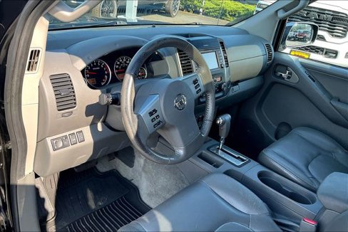 Used 2013 Nissan Frontier SL w/ Moonroof Pkg image 11
