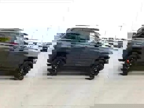 New 2025 Jeep Grand Cherokee Altitude image 5