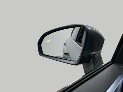 New 2025 Volkswagen Taos SE image 18