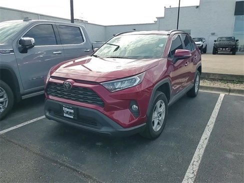 Used 2021 Toyota RAV4 XLE image 11