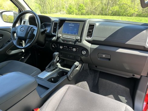Used 2022 Nissan Frontier SV image 40