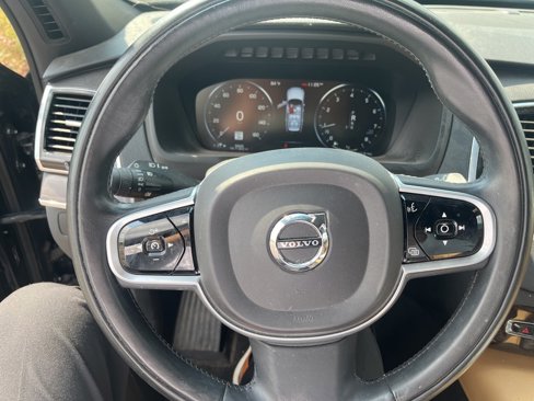 Used 2018 Volvo XC90 T6 Momentum w/ Convenience Package image 4