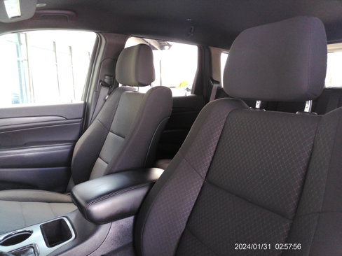 Used 2019 Jeep Grand Cherokee Laredo image 13