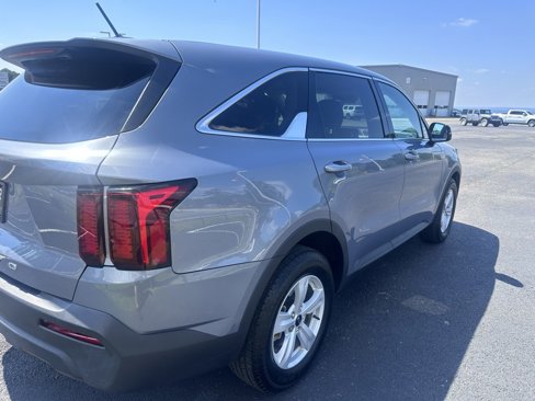 Used 2021 Kia Sorento LX image 24