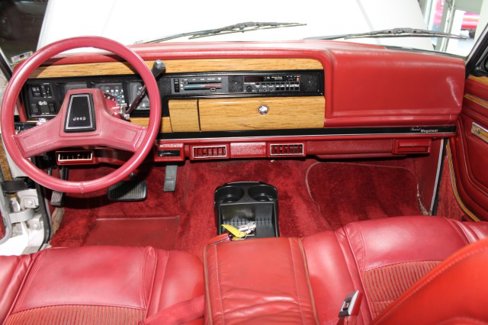 Used 1986 Jeep Grand Wagoneer image 7