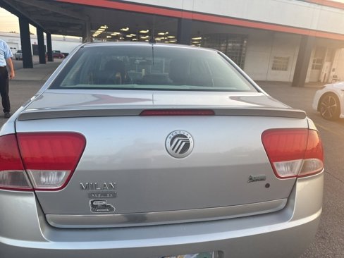 Used 2010 Mercury Milan Premier image 11