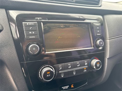 Used 2018 Nissan Rogue S image 27