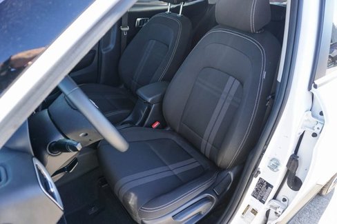Used 2023 Hyundai Venue SEL image 14