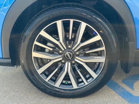 Used 2024 Nissan Kicks SV image 6