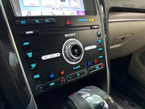 Used 2019 Ford Explorer Limited w/ Ford Safe & Smart Package image 26