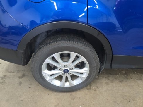 Used 2017 Ford Escape SE image 8