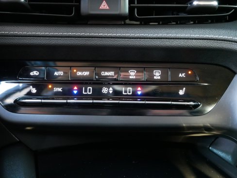 Used 2021 Buick Envision Essence w/ Technology Package I image 23