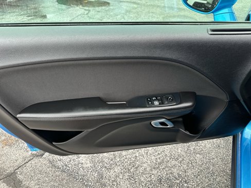 Used 2019 Dodge Challenger SXT w/ Blacktop Package image 6