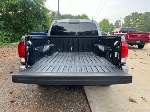 Used 2019 Toyota Tacoma TRD Sport image 19