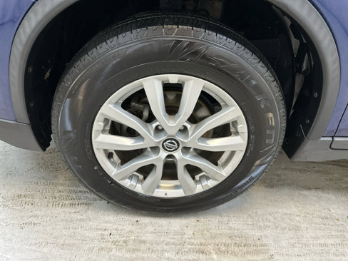 Used 2020 Nissan Rogue SV image 11