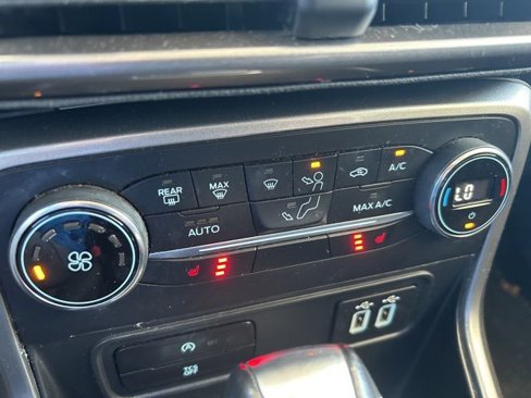 Used 2020 Ford EcoSport SE w/ SE Convenience Package image 19