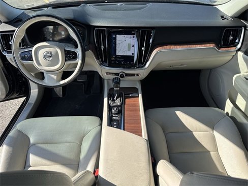 Used 2019 Volvo S60 T6 Momentum w/ Multimedia Package image 25