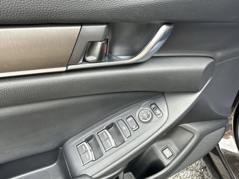 Used 2018 Honda Accord LX image 14