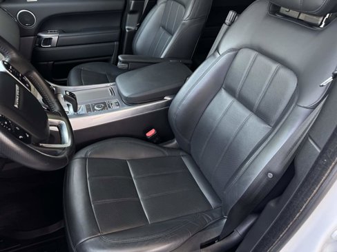 Used 2020 Land Rover Range Rover Sport HSE image 16