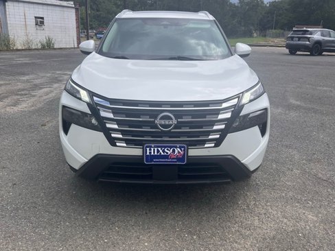 Used 2024 Nissan Rogue SV w/ SV Premium Package image 2