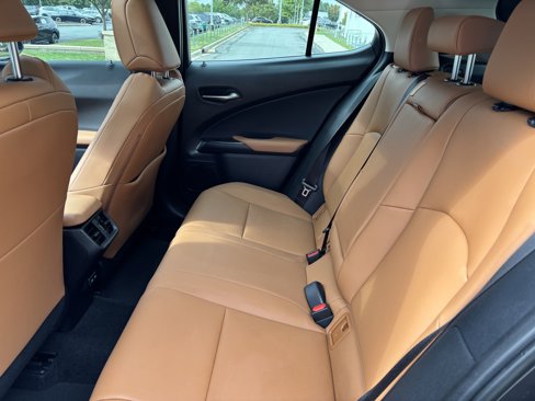 Used 2022 Lexus UX 250h w/ Premium Package image 34