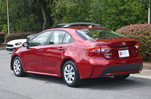 Certified 2022 Toyota Corolla LE image 4
