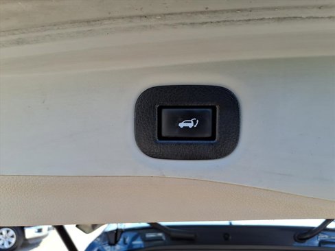 Used 2016 Nissan Rogue SV w/ SV Premium Package image 13