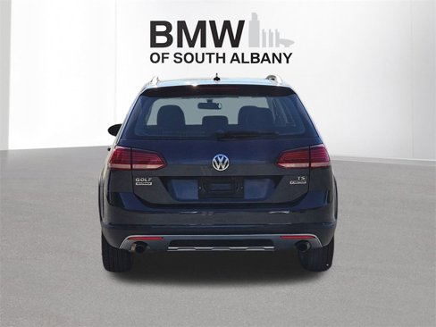 Used 2018 Volkswagen Golf Alltrack S image 5