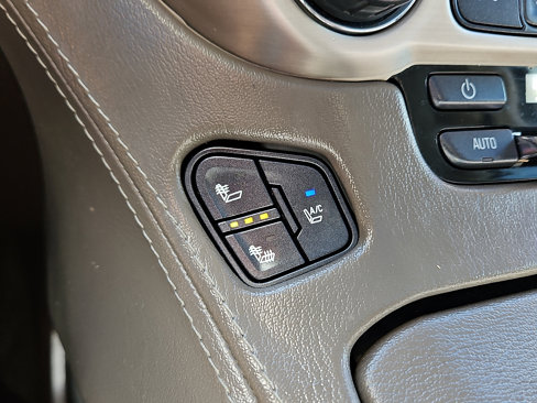 Used 2015 GMC Yukon Denali w/ Open Road Package image 18