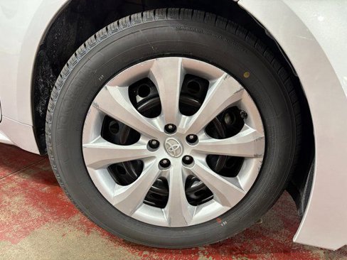 Used 2023 Toyota Corolla LE image 30