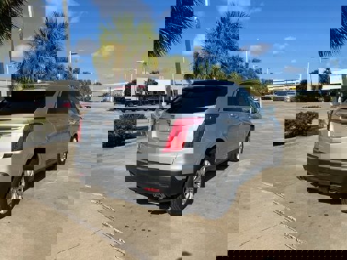 Used 2019 Cadillac XT5 FWD image 4