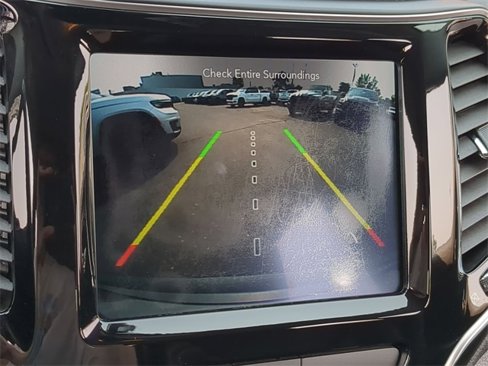 Used 2020 Jeep Cherokee Limited image 28