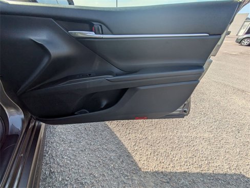 Used 2023 Toyota Camry SE image 31