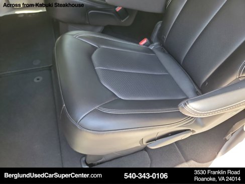 Used 2024 Chrysler Pacifica Touring-L image 22