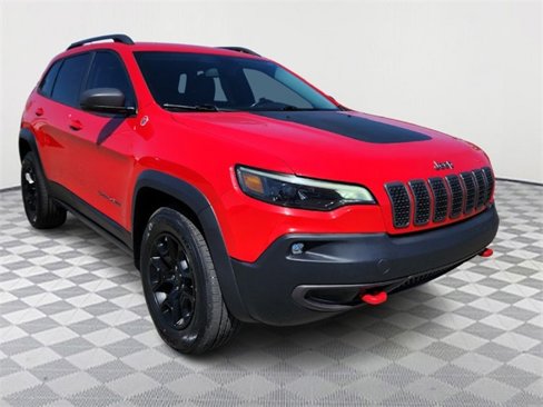 Used 2019 Jeep Cherokee Trailhawk w/ Cold Weather Group image 1