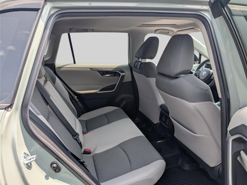 Used 2022 Toyota RAV4 XLE image 12
