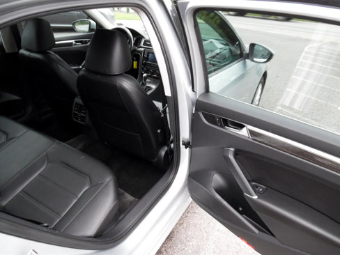 Used 2016 Volkswagen Passat 1.8T SE image 17