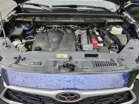Used 2022 Toyota Highlander XLE image 28