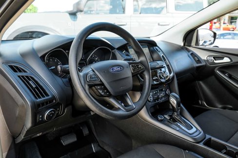 Used 2017 Ford Focus SEL image 3