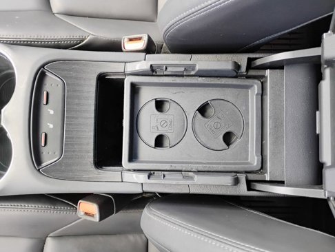 Used 2023 Toyota Venza XLE image 26
