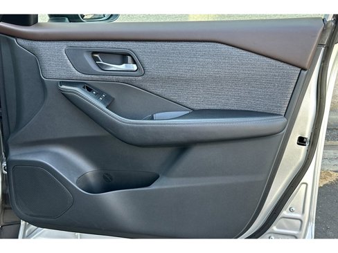 Used 2022 Nissan Rogue SV image 20