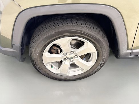 Used 2019 Jeep Compass Latitude w/ Popular Equipment Group image 29