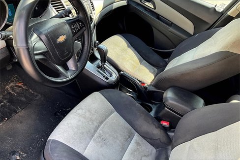 Used 2014 Chevrolet Cruze LS image 15
