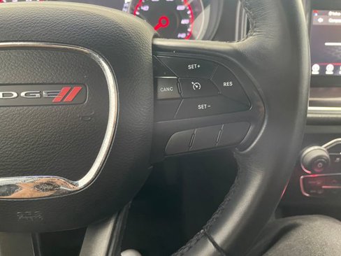 Used 2018 Dodge Charger SXT image 21