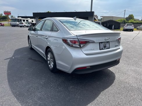 Used 2016 Hyundai Sonata SE image 3