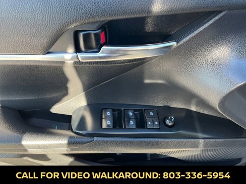 Used 2019 Toyota Camry L image 14