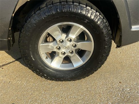 Used 2011 Toyota 4Runner SR5 image 7