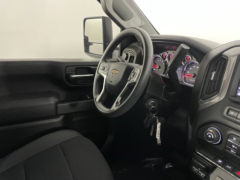 Used 2022 Chevrolet Silverado 2500 Custom w/ Custom Value Package image 10