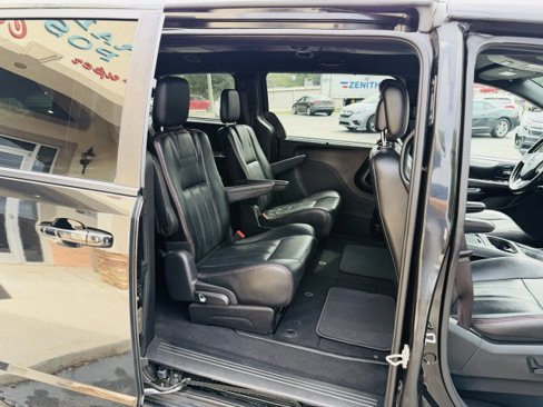 Used 2019 Dodge Grand Caravan GT image 17