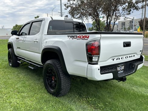 Used 2022 Toyota Tacoma TRD Off-Road image 9